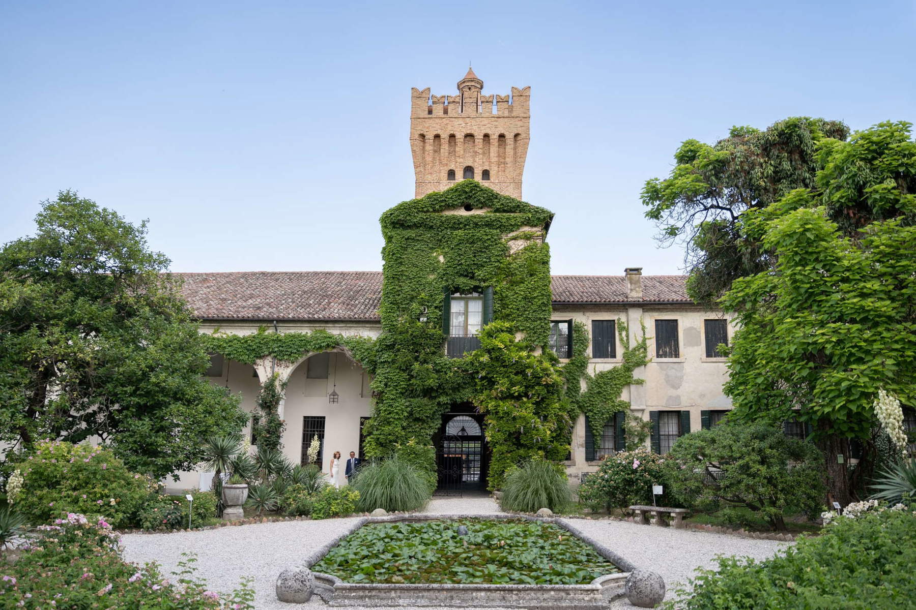 Tra Il Minotauro E D Annunzio I Due Labirinti Del Castello Di San Pelagio