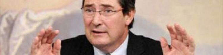 Giancarlo Galan, Präsident der Kulturkommission: Falls jemand Lust hat, sich zu äußern... Giancarlo Galan, Präsident der Kulturkommission: Falls jemand Lust hat, sich zu äußern...
