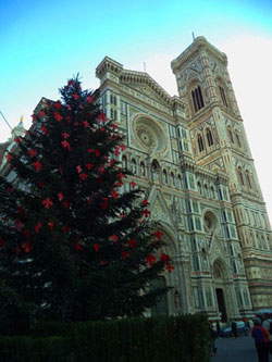 Albero di Natale davanti al Duomo di Firenze, Santa Maria del Fiore