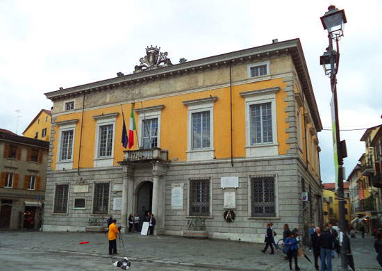 Sarzana, das Rathaus