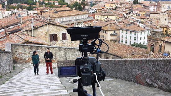 Fabrizio grappling with... the shooting on the Acq street Fabrizio grappling with... the shooting on the aqueduct street aqueduct street