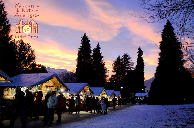 Mercato Natalizio di Levico Terme al tramonto