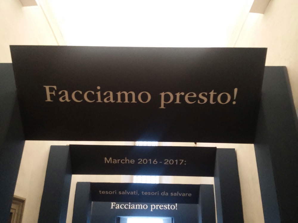 Ingresso della mostra Facciamo presto!