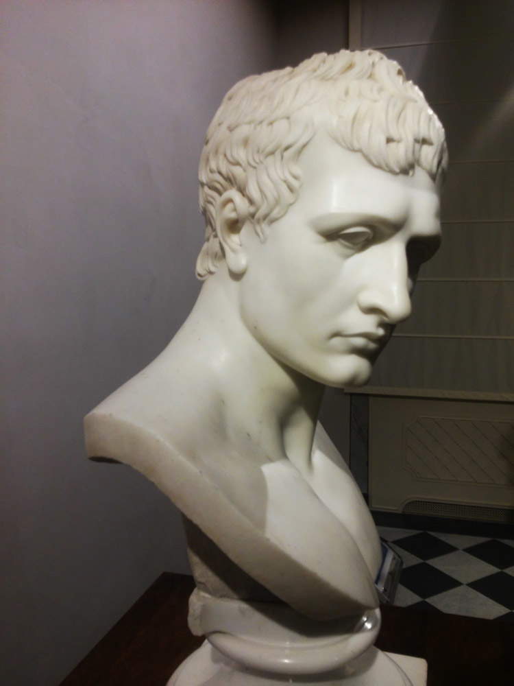 Antonio Canova e bottega, Ritratto di Napoleone Bonaparte, Vista laterale sinistra