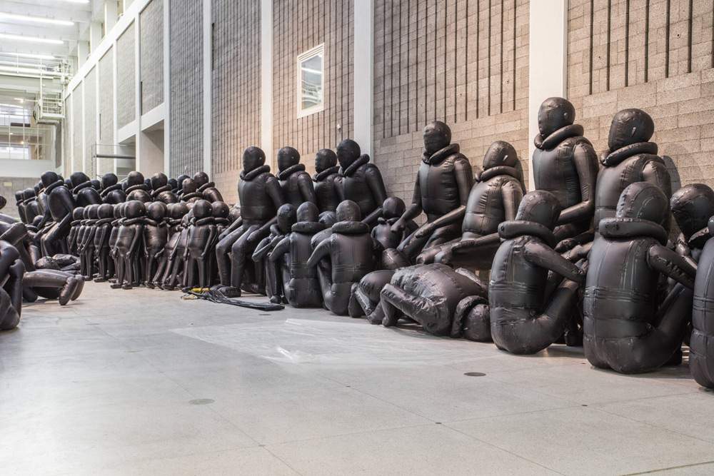 Ai Weiwei arrive à Prague avec une exposition et une grande installation sur le thème de la migration