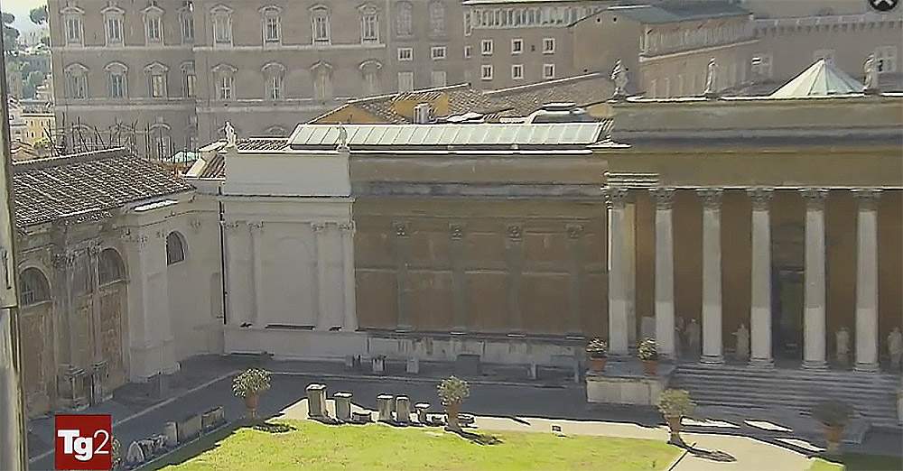 Bianco '500 contro mattone '800: al TG2 le immagini esclusive del restauro del Belvedere Vaticano