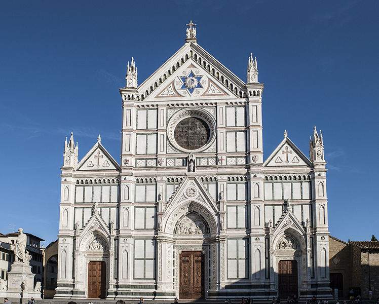 Florence, les parvis des églises sont arrosés pour éviter les bivouacs