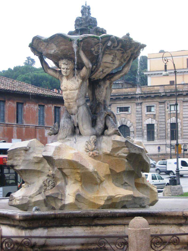 Vandalismo contro la Fontana dei Tritoni di Roma