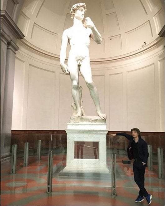 Mick Jagger visite secrètement la galerie Accademia à Florence