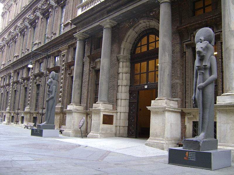 Musée égyptien, communauté arabe de Turin : 