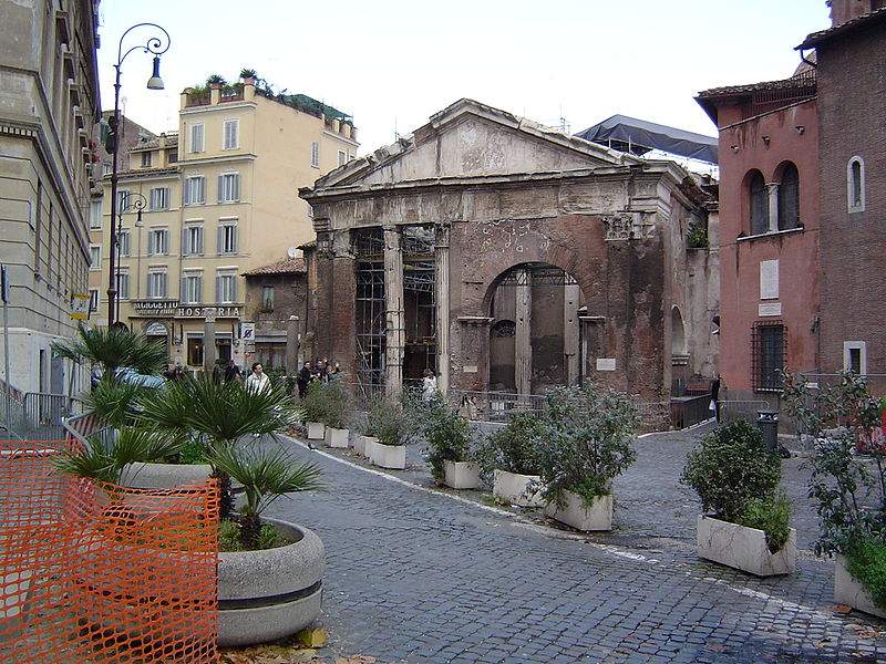 Rome: restoration work on the Portico di Ottavia completed