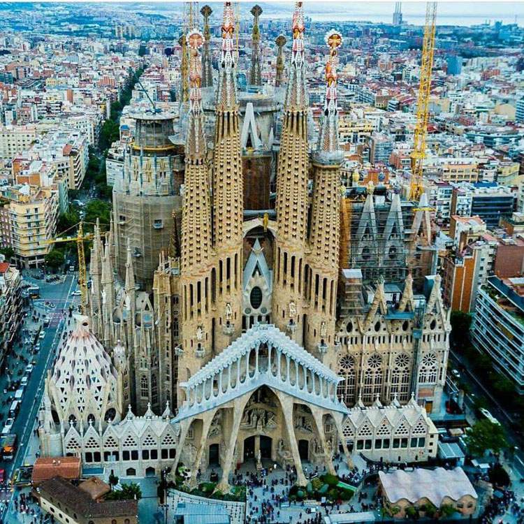 Il Comune di Barcellona intende bloccare il completamento della Sagrada Família