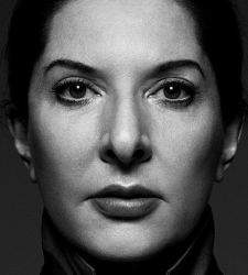 Crossing the Walls. About the autobiography of Marina AbramoviÄ‡.