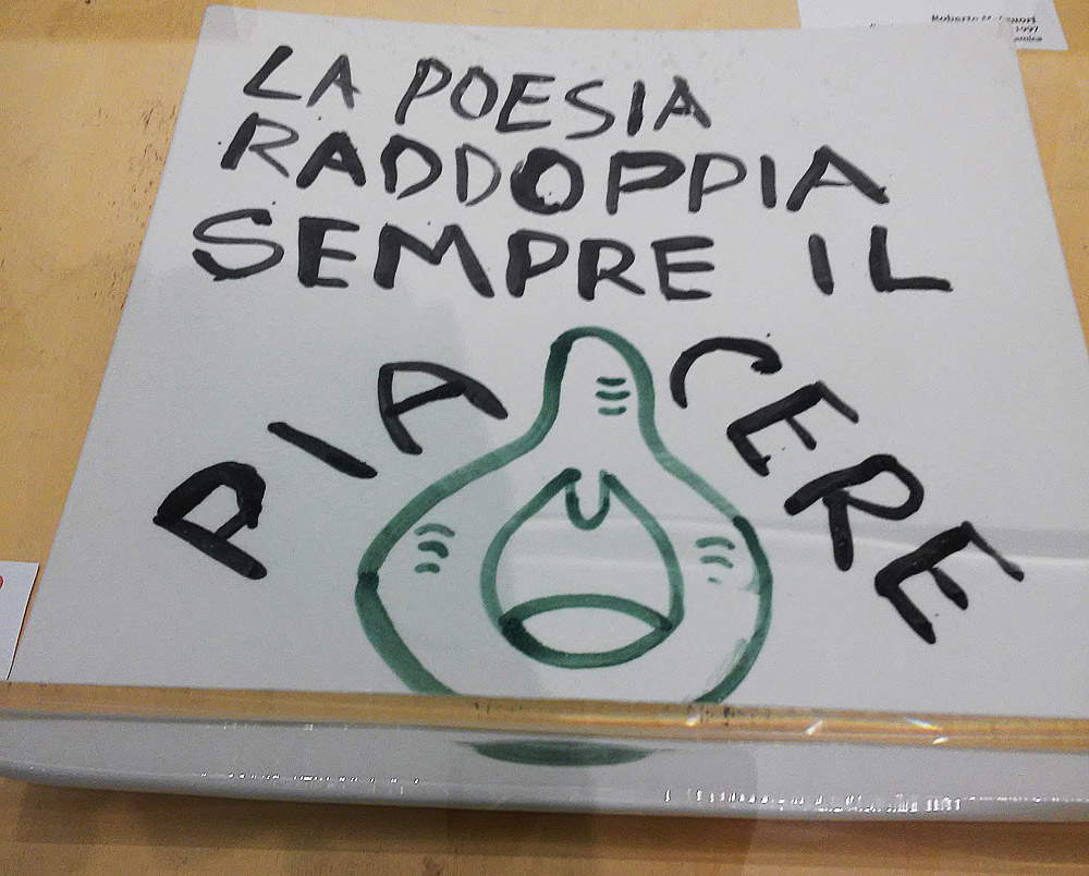 Roberto Malquori, La poesia raddoppia sempre il piacere (1997, smalti su ceramica, 28,5 x 28,5 cm; Collezione privata)