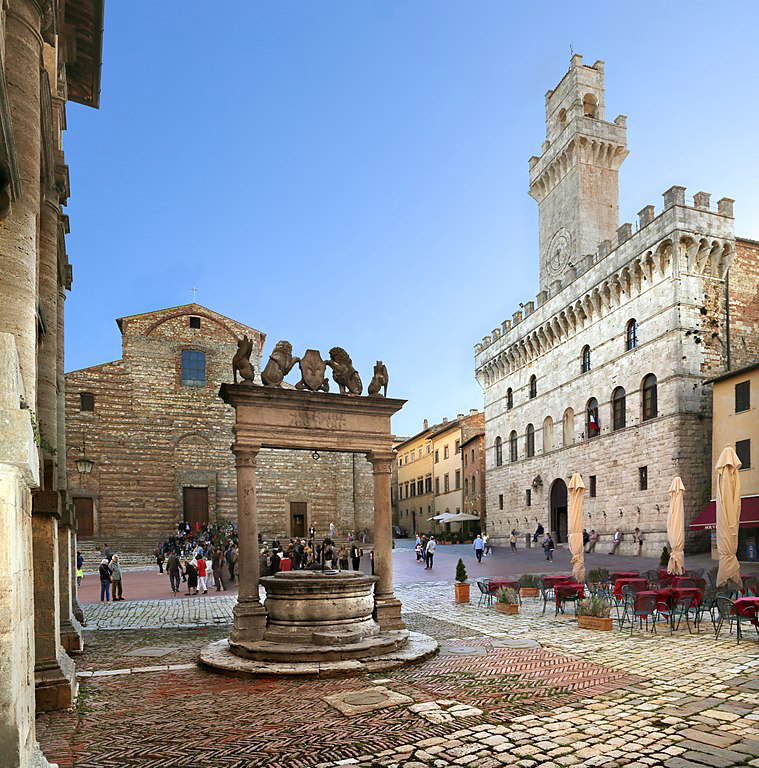 La piazza Grande di Montepulciano. Ph. Credit Francesco Bini