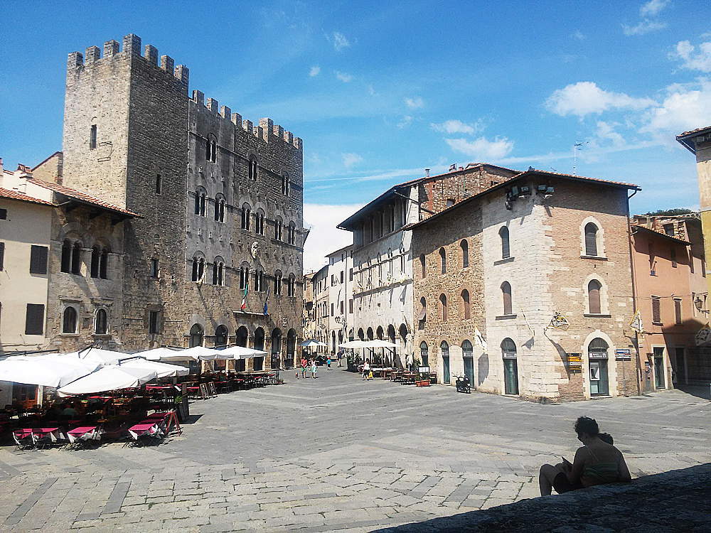 Massa Marittima, Piazza del Duomo. Ph. Credit Finestre sull'Arte
