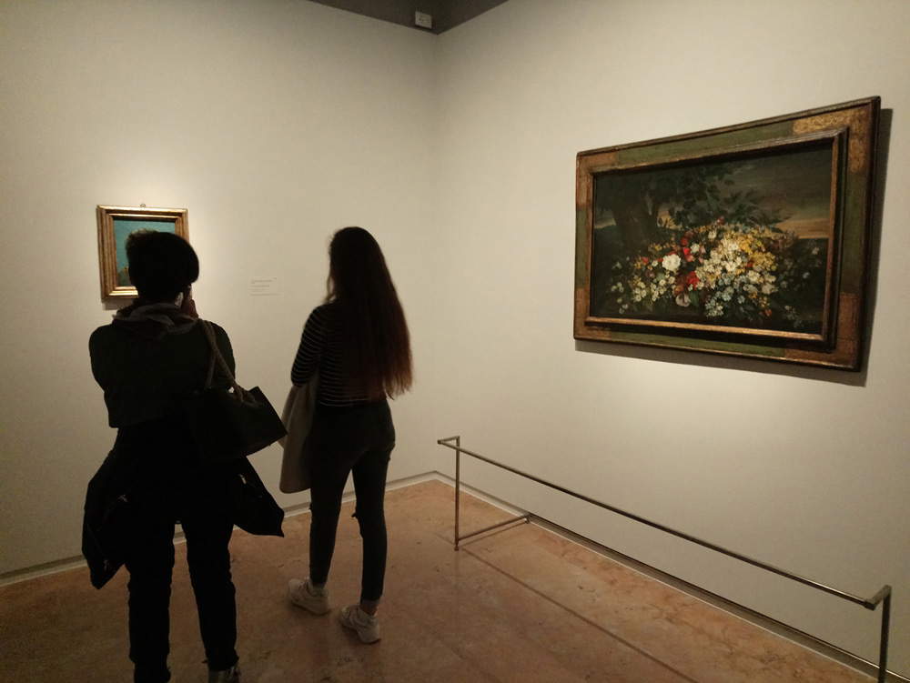 Una sala della mostra Courbet e la natura
