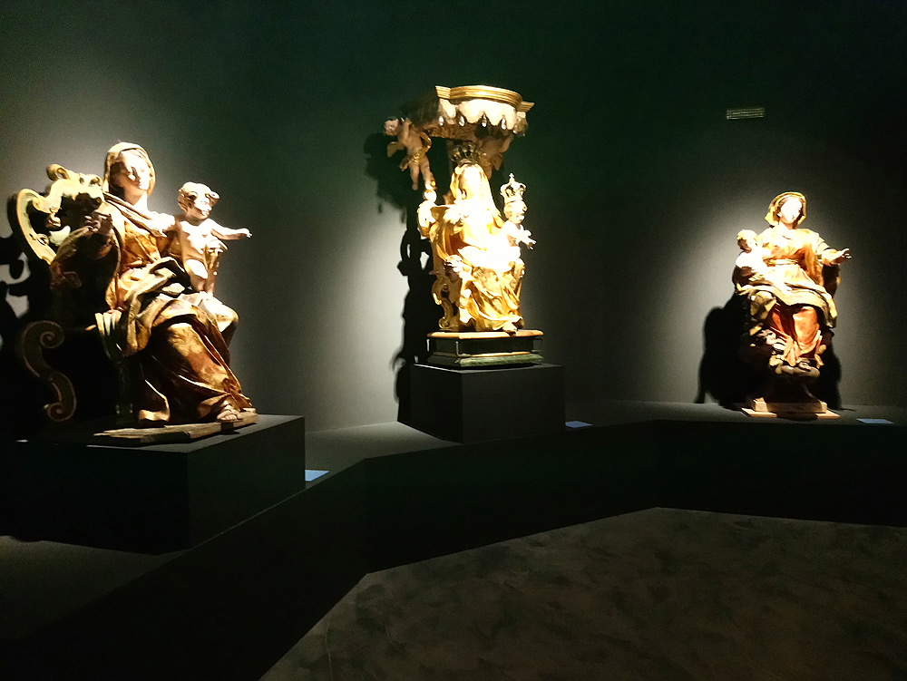 Immagini dalla mostra Maragliano 1664-1739. Lo spettacolo della scultura in legno a Genova