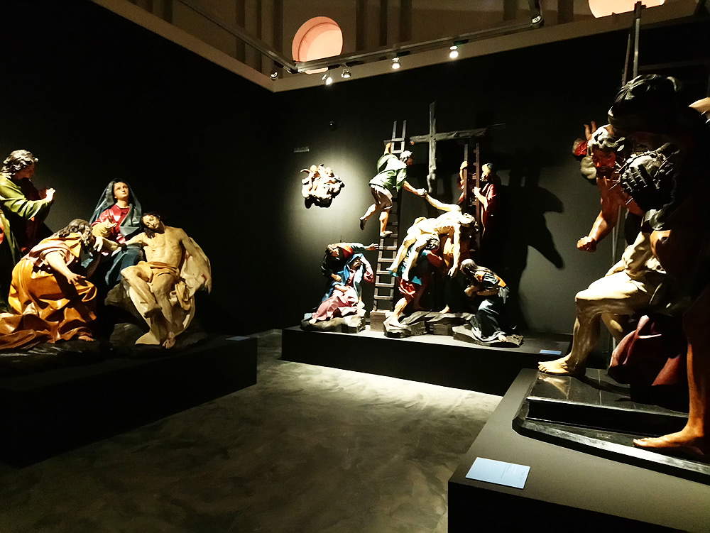 Immagini dalla mostra Maragliano 1664-1739. Lo spettacolo della scultura in legno a Genova