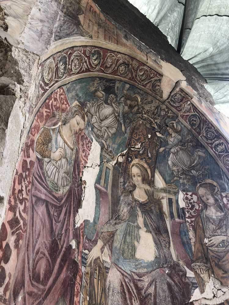 Central Italy earthquake, MiBAC technicians recover a 16th-century fresco in Accumoli