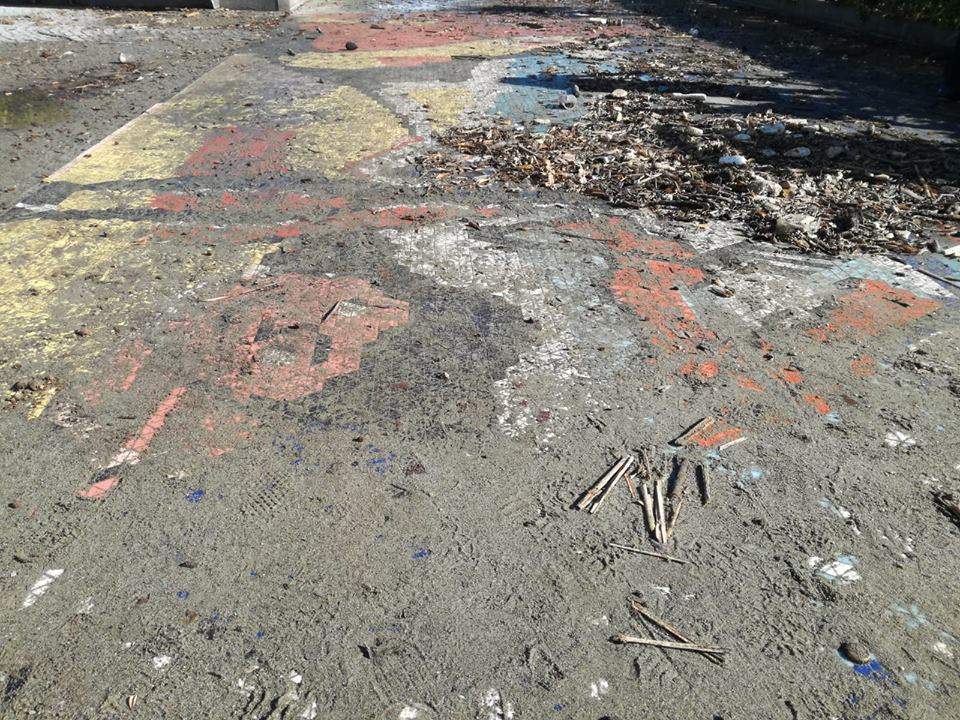 Bad weather in Albissola Marina, a palm of mud on mosaics of great 20th century artists