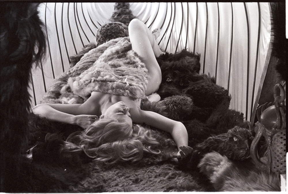 Angelo Frontoni, Jane Fonda sur le tournage du film Barbarella (Roger Vadim, 1968) &copy; Angelo Frontoni / Cineteca Nazionale-Museo Nazionale del Cinema