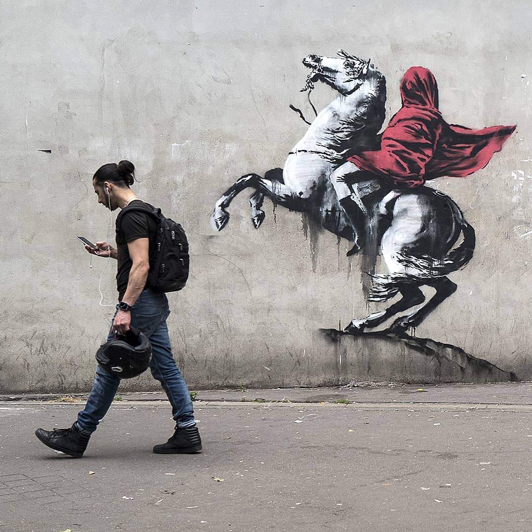 Banksy confirms, his are the murals about migrants that appeared in Paris last June 25