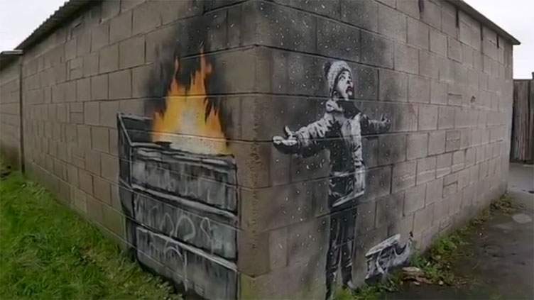 A new Banksy work appears in Wales: a holiday greeting against pollution