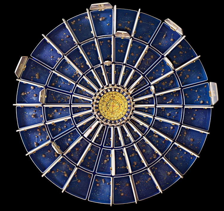 Bertozzi &amp; Casoni, Esperando (2013; cerámica policromada, diámetro 210 cm)