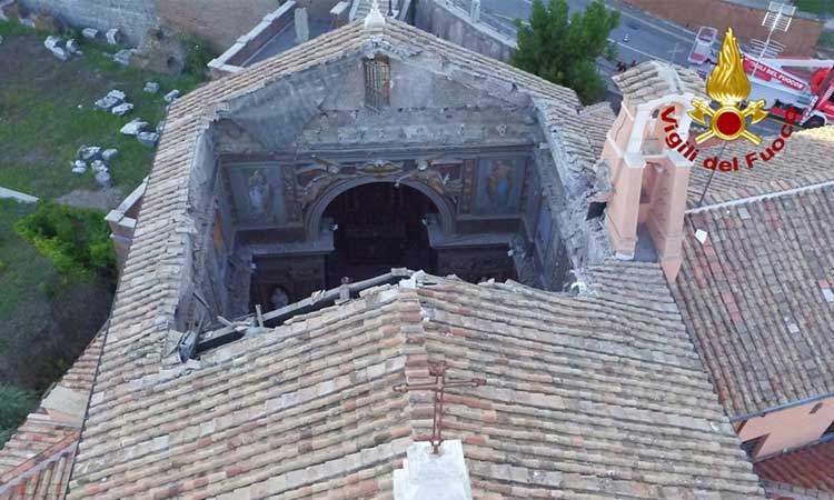 Effondrement de San Giuseppe dei Falegnami, le ministère public ouvre une enquête pour catastrophe coupable. Les travaux de sécurité se poursuivent