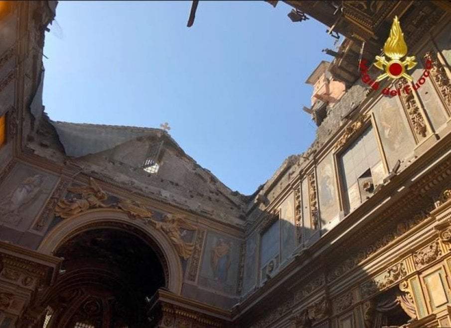 Crollo San Giuseppe dei Falegnami, danni per 1 milione. Parroco: “poteva essere una strage”