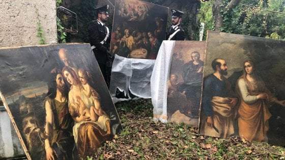 Rome, four 17th century paintings found stolen from a hotel in 2001