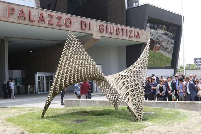 Florence: five works unveiled in front of the Palace of Justice