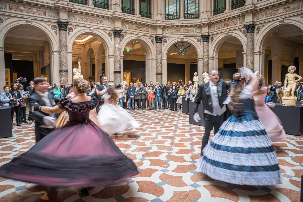Milan, at Gallerie d'Italia a flash mob for Romanticism exhibition