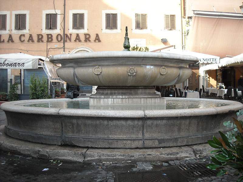  	French fans storm and celebrate in Rome's Campo de' Fiori fountain 