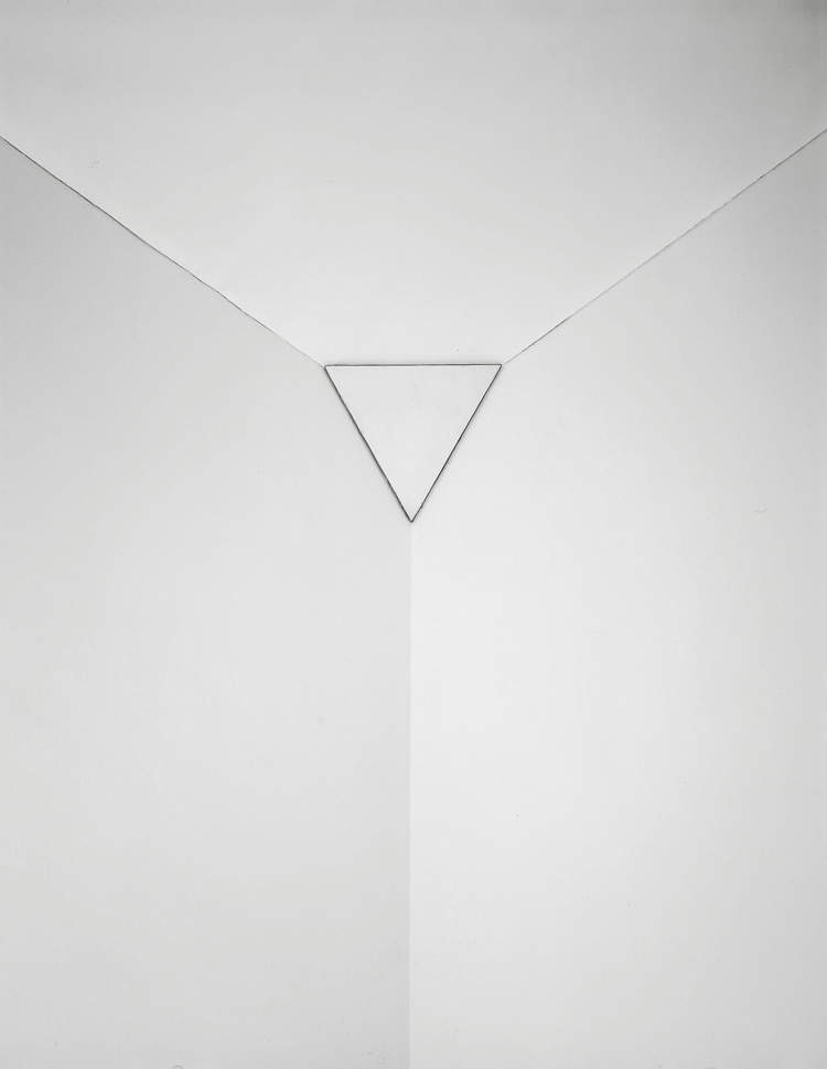 Giulio Paolini, AB 3 (1966; lienzo preparado). &copy; Giulio Paolini Fotografía Paolo Pellion. Cortesía de la Fundación Giulio y Anna Paolini, Turín.