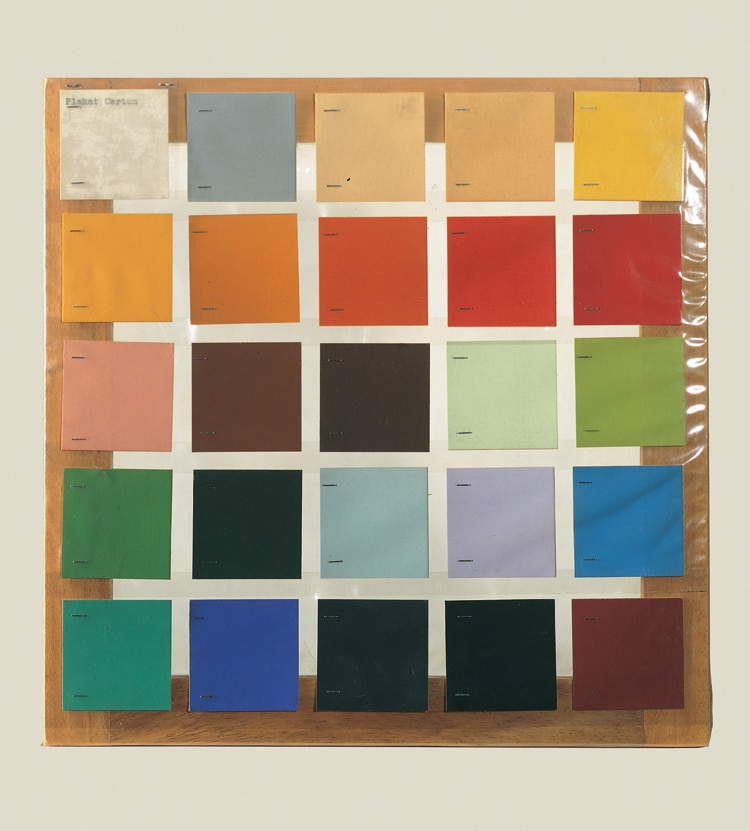 Giulio Paolini, Sin título (Plakat Carton) (1962; Cartón coloreado fijado con grapas sobre polietileno, marco, polietileno). &copy; Giulio Paolini Fotografía &copy; Paolo Mussat Sartor. Cortesía de la Fundación Giulio y Anna Paolini, Turín.