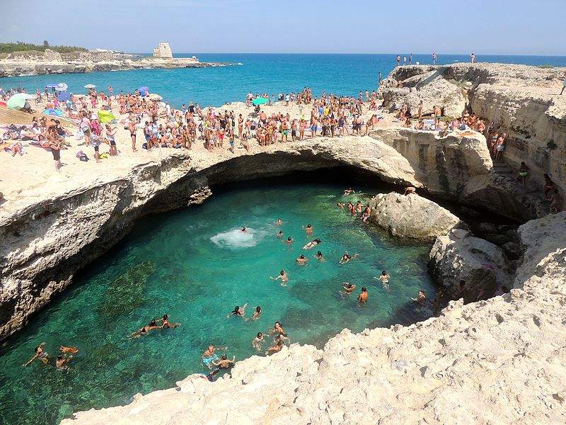 Salento, Poetry Cave closes: too delicate for tourist assault