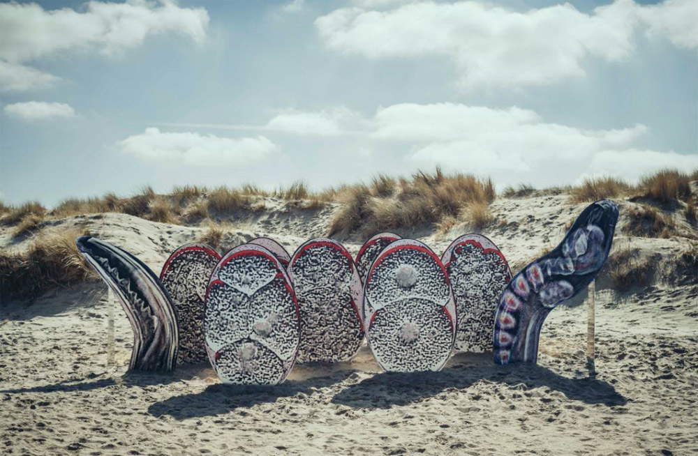 Katja Novitskova, Pattern of Activation (Mutants) (2018; digital print on aluminum and steel, 180 x 600 x 200 cm; Bredene Beach)