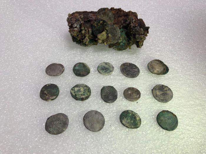 Pompéi : le fugitif écrasé par un rocher transportait des pièces de monnaie