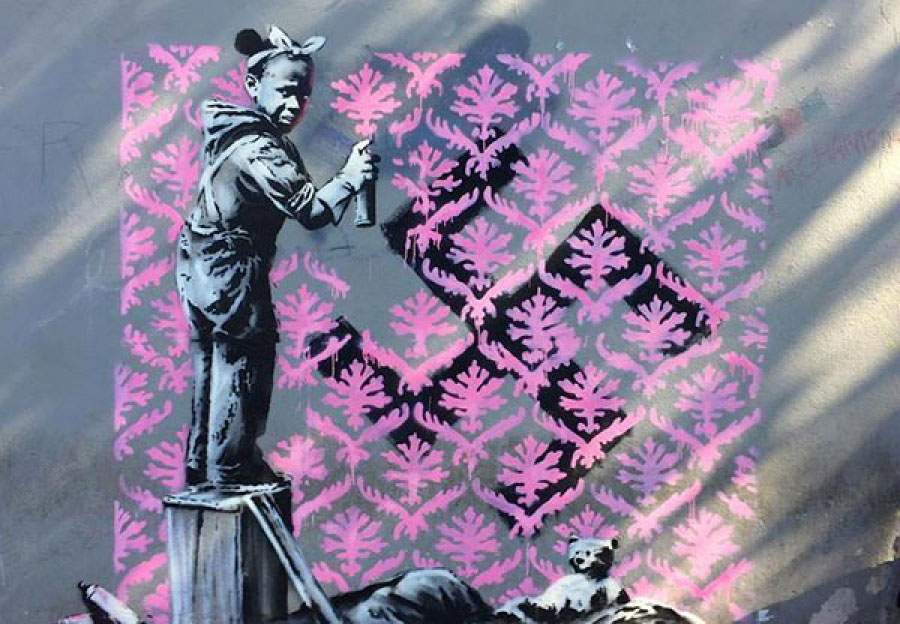 Banksy frappe à nouveau : de nouvelles peintures murales à Paris dénoncent les politiques anti-migrants