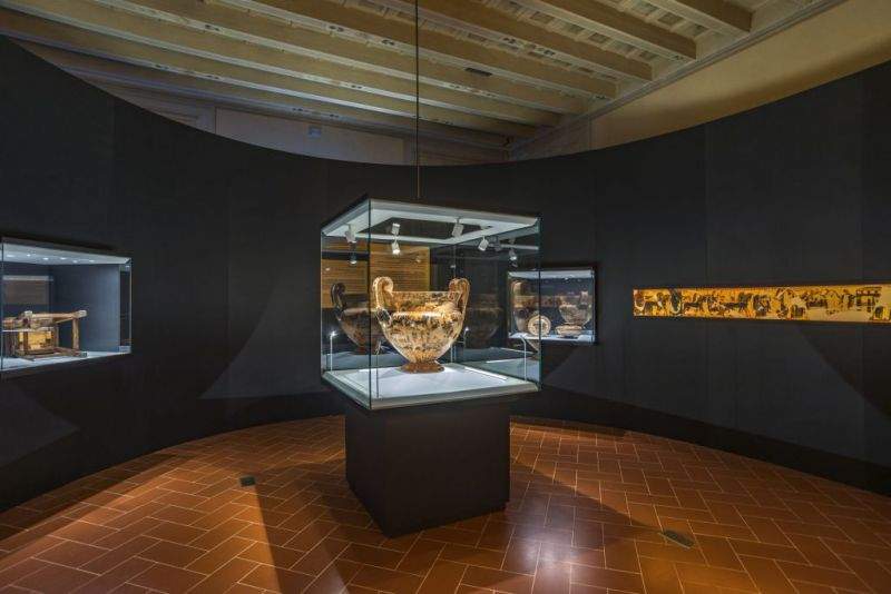 The FranÃ§ois Vase, a masterpiece of Greek art, stars in the new display at the Archaeological Museum of Florence
