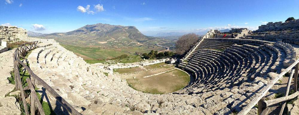 Nasce il Parco Archeologico di Segesta. In Sicilia ne sono previsti altri diciassette