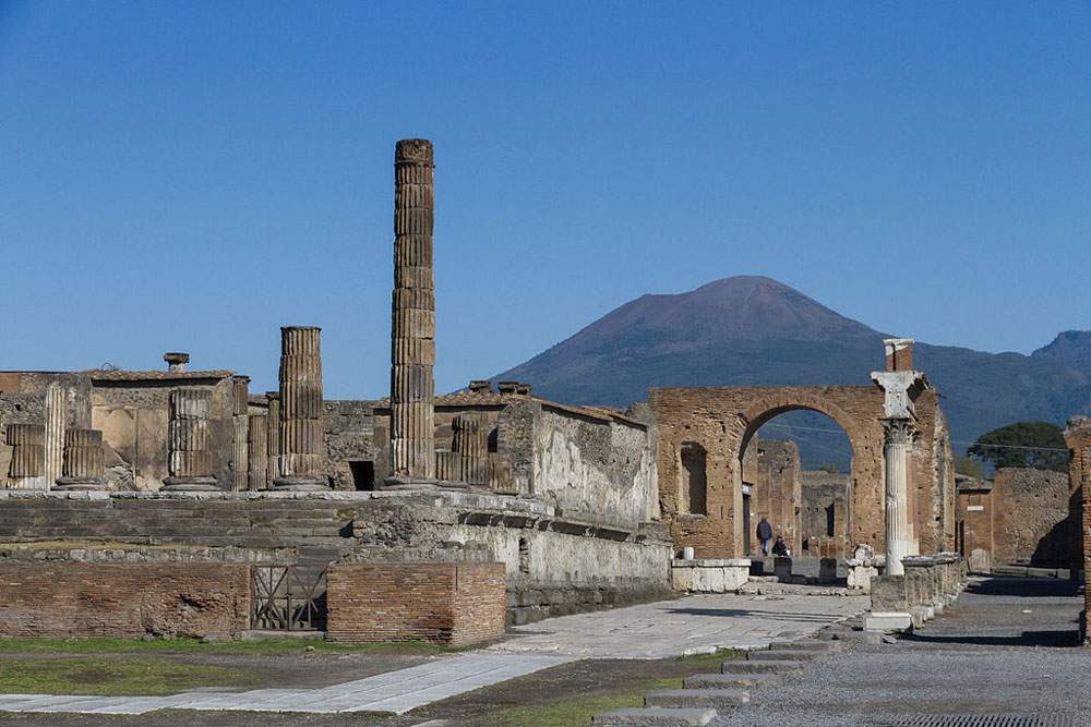 Pompeii, illegally enters Archaeological Park during closing hours. Stopped