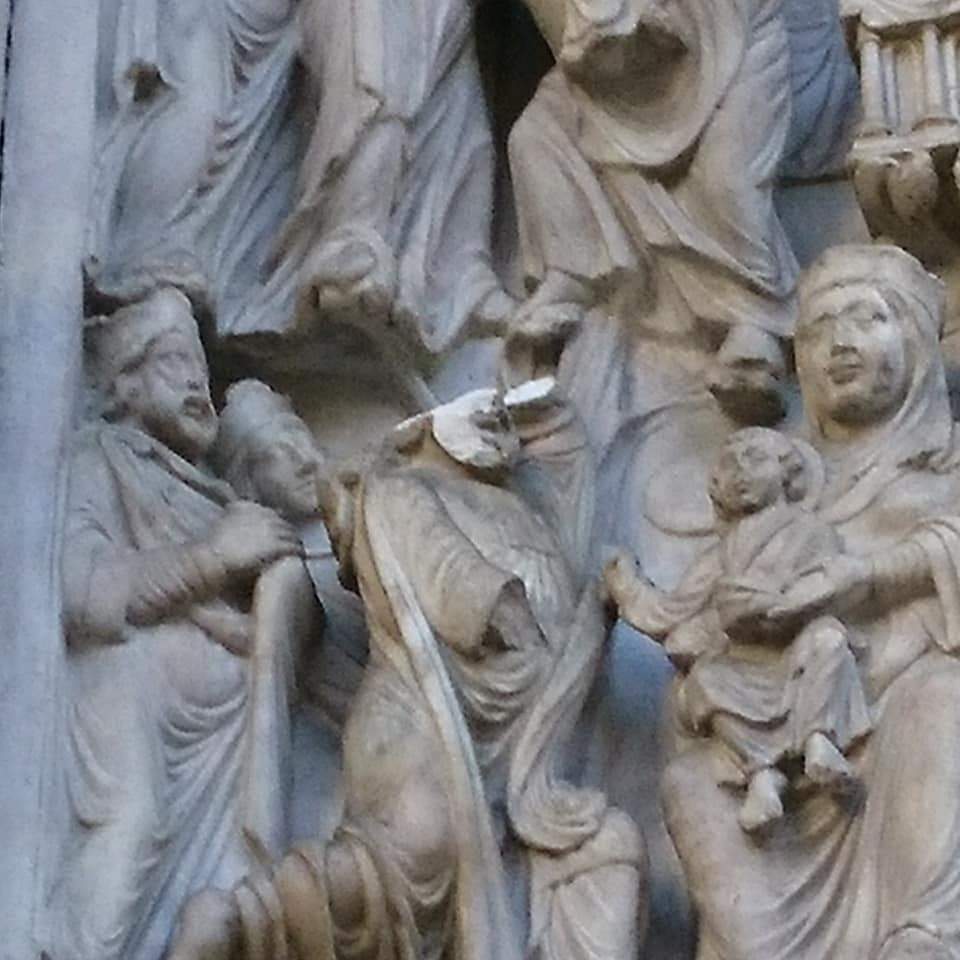 Wants to take a selfie at Genoa Cathedral, destroys decoration on 13th century portal