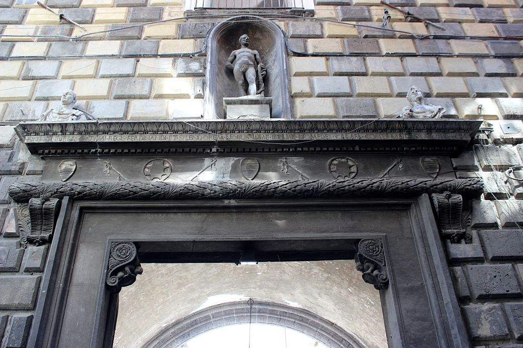 Restoration of the main door of Palazzo Diomede Carafa completed in Naples