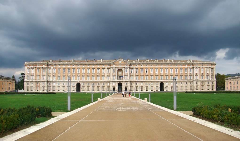 Theft at the Royal Palace of Caserta: two Christian Boltanski figurines stolen.