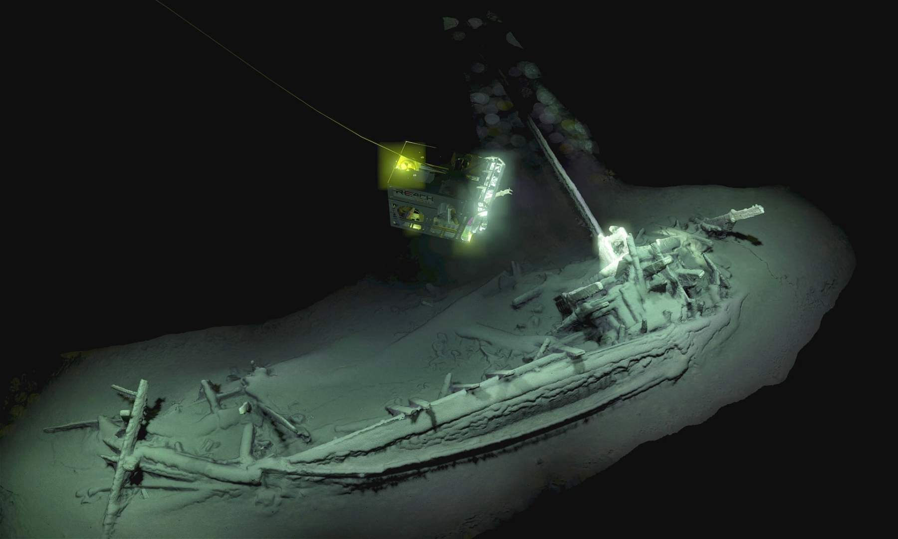 Epoch-making discovery at the bottom of the Black Sea, found the oldest ship ever: it is 2,400 years old