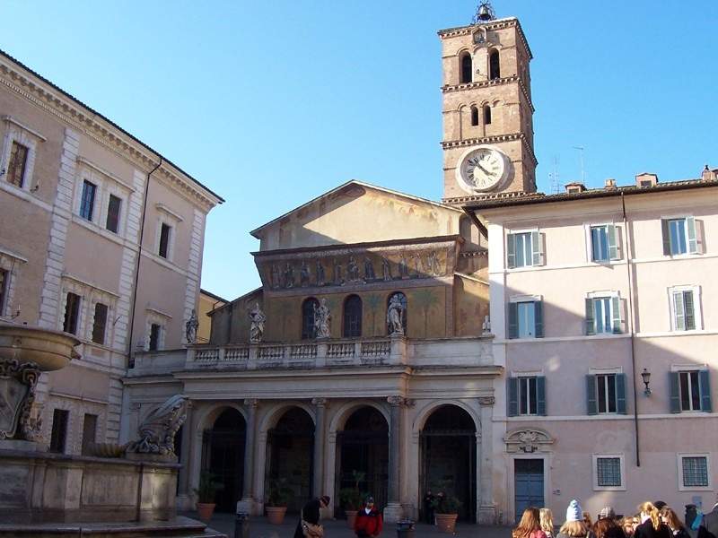 Santa Maria in Trastevere, la restauration de la façade de l'une des plus belles églises de Rome se termine