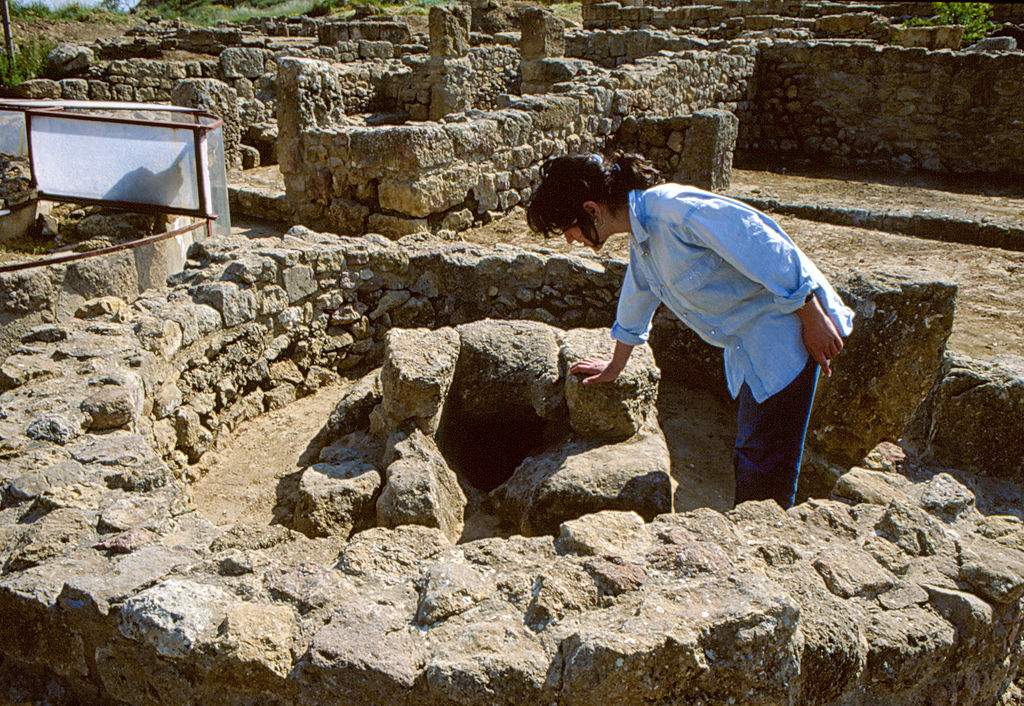 La Lega vuole impiegare turisti negli scavi archeologici. Ma il sottosegretario del MiBAC (ovviamente) si oppone
